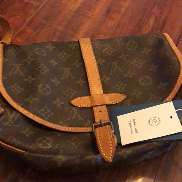 LouisVuittonSaumur shoulder crossbody 35 bag - Picture 7 of 17